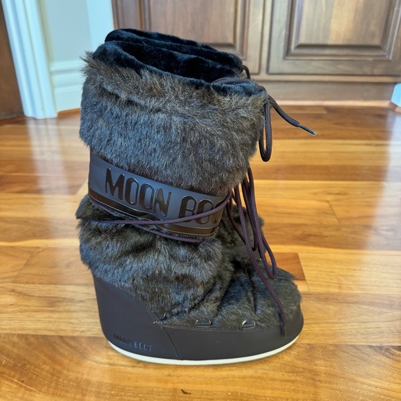 NWT Moon Boot Women's Dark Brown Fur Winter Boots US 7-8.5 / EU 39-41 - Picture 7 of 13